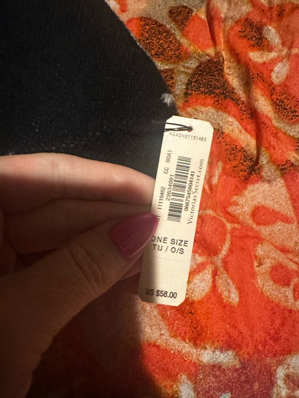 NWT Victoria’s Secret Throw Blanket - Picture 5 of 6